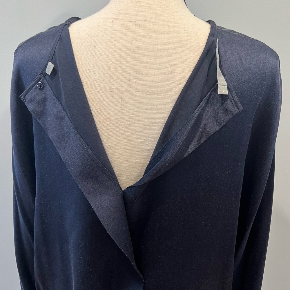 Vince Crewneck Long Sleeve 100% Silk Blouse - Picture 4 of 7
